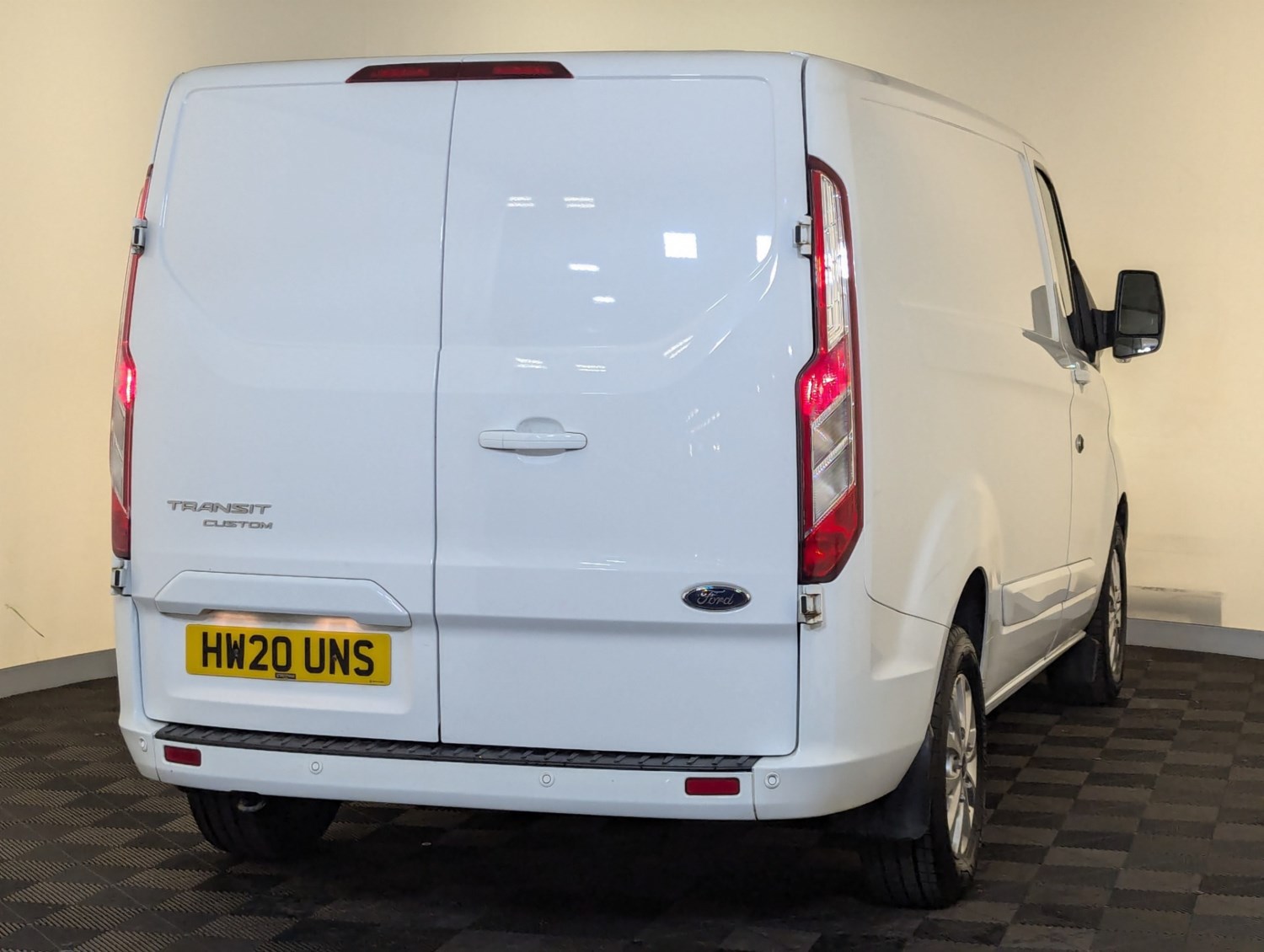 Ford Transit Custom Listing Image