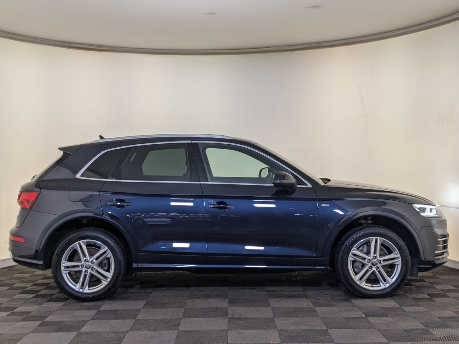 Audi Q5 Listing Image