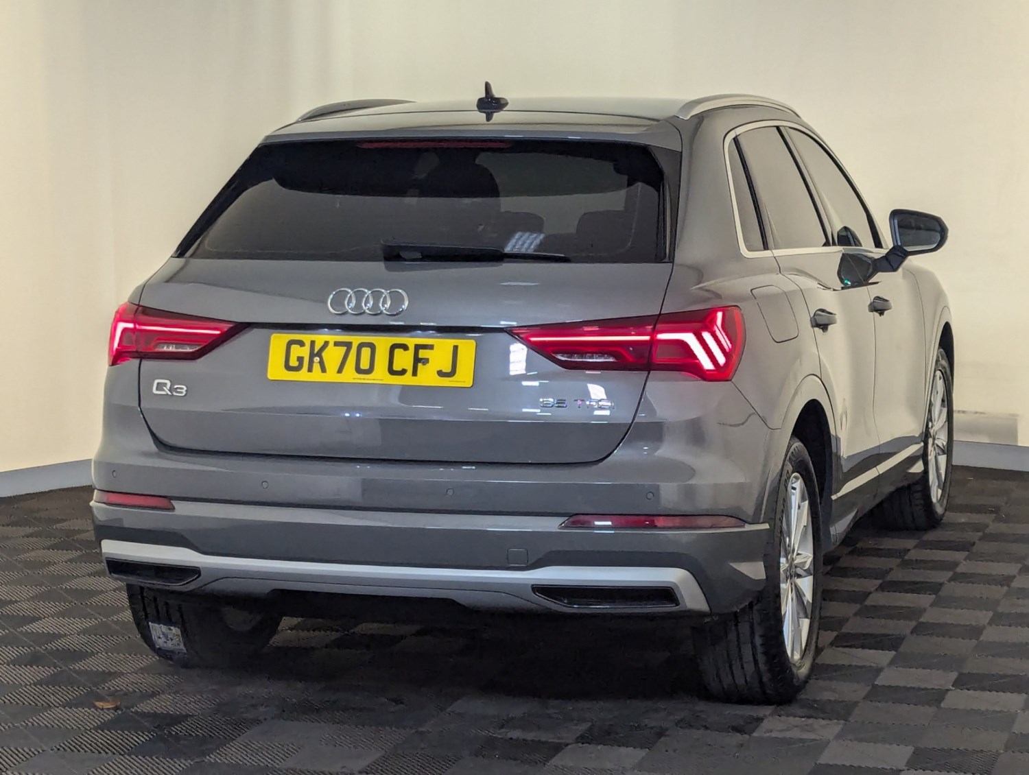 Audi Q3 Listing Image