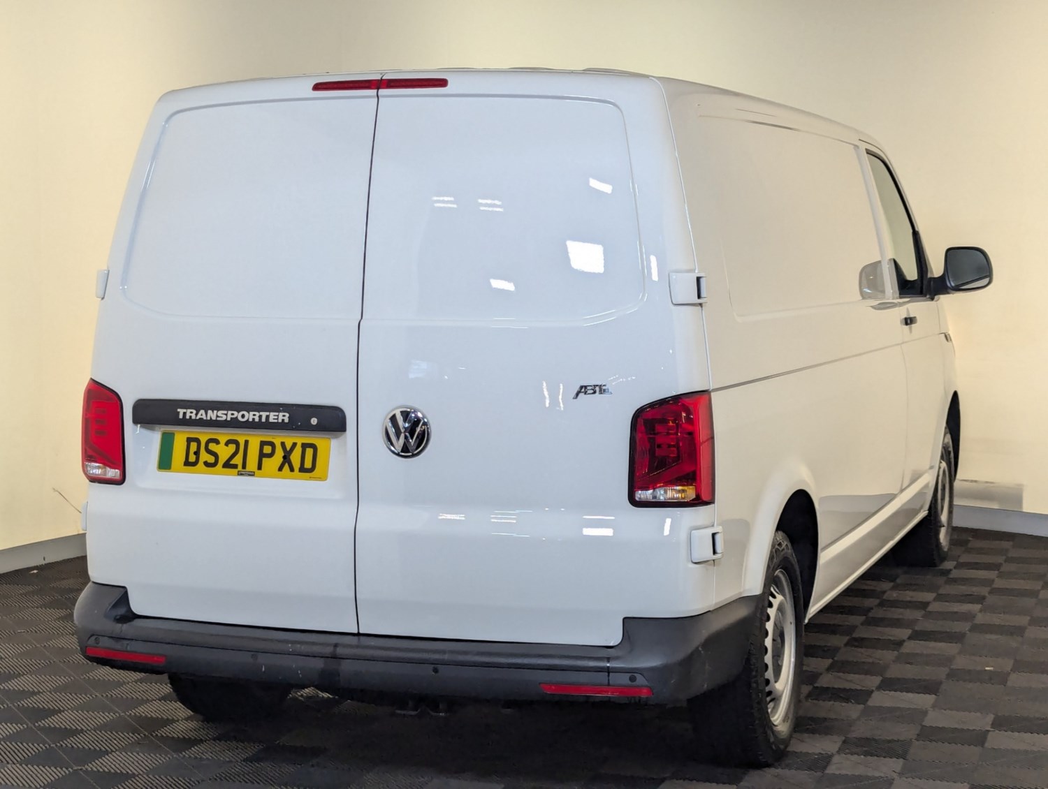 Volkswagen Transporter Listing Image