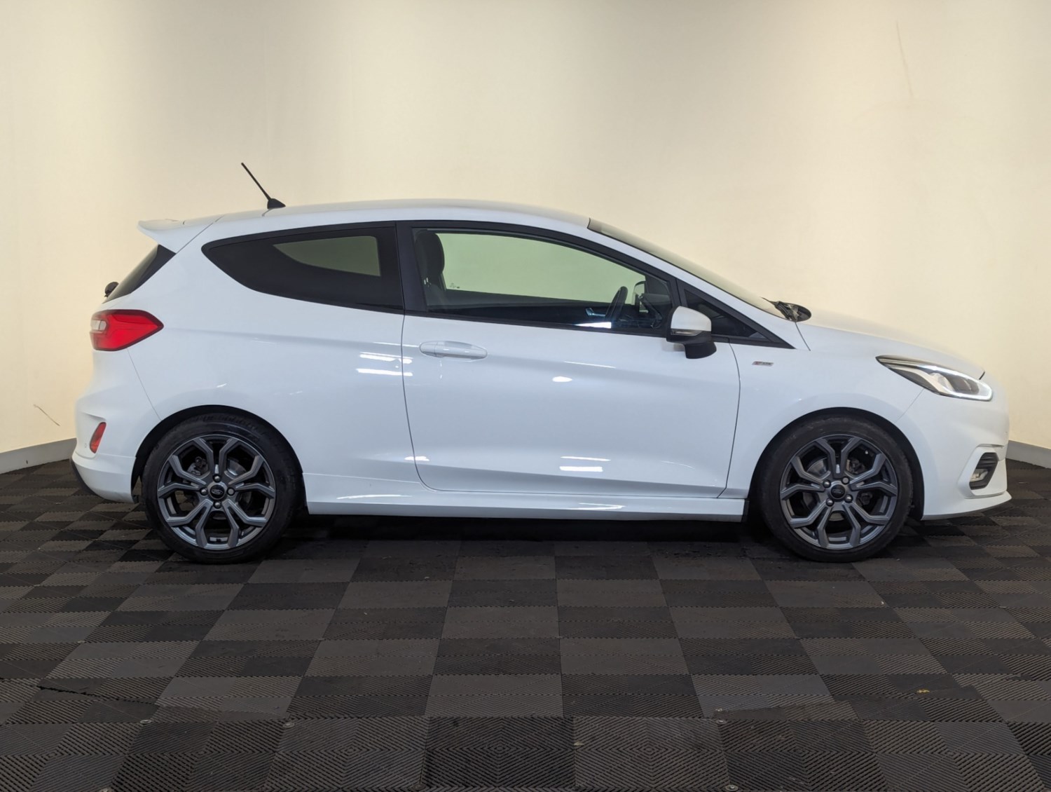 Ford Fiesta Listing Image