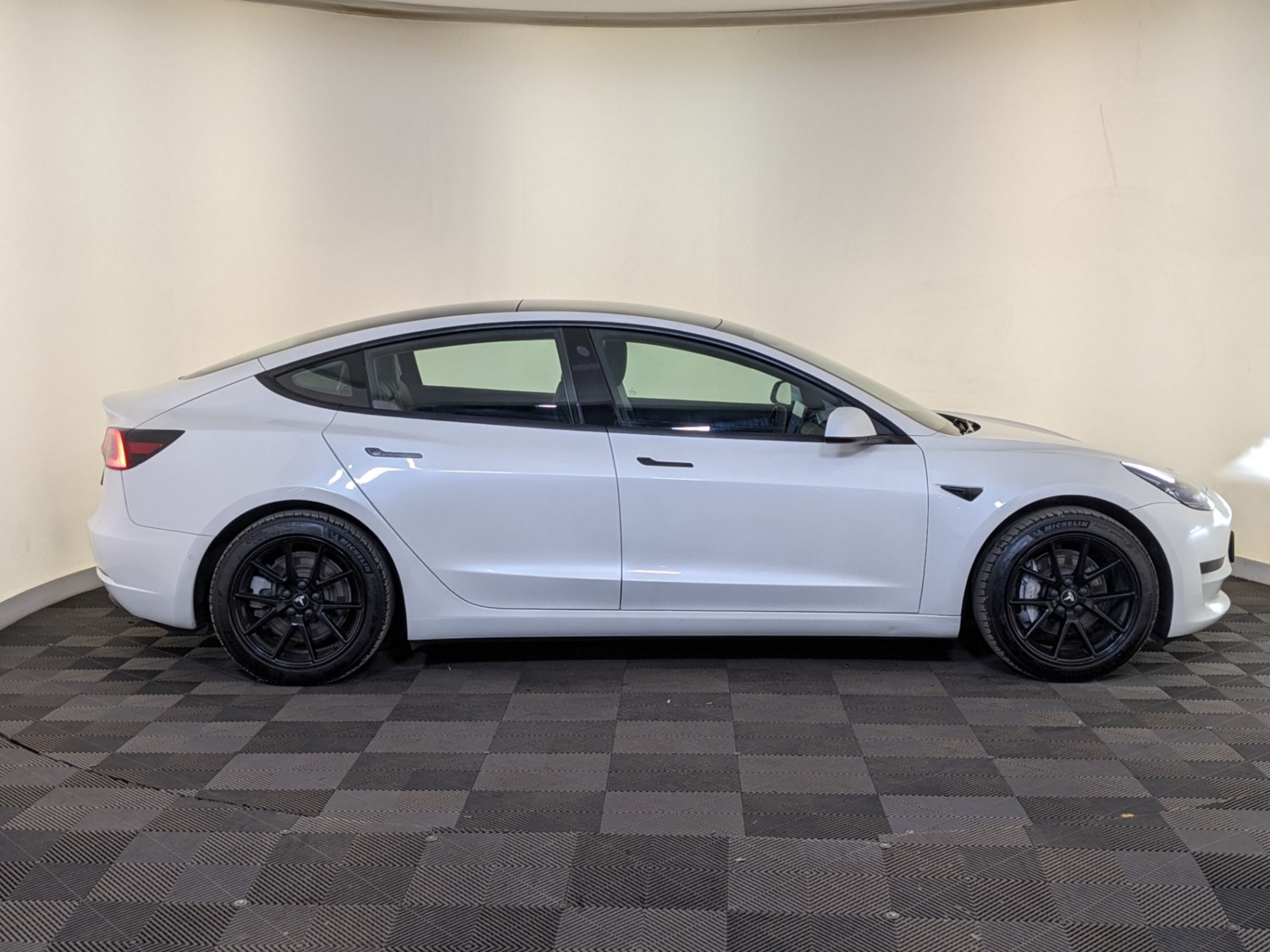 Tesla Model 3 Listing Image