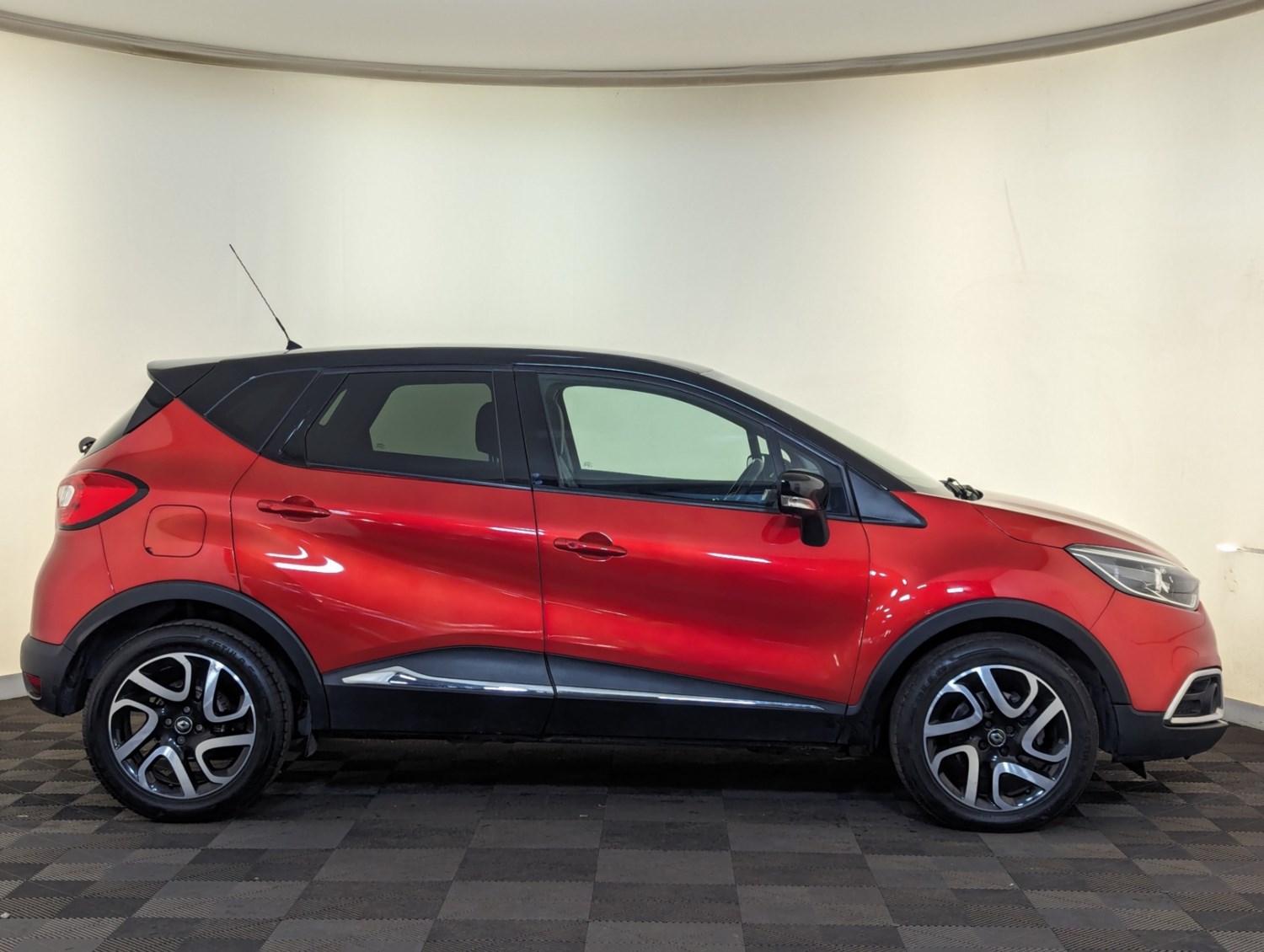 Renault Captur Listing Image