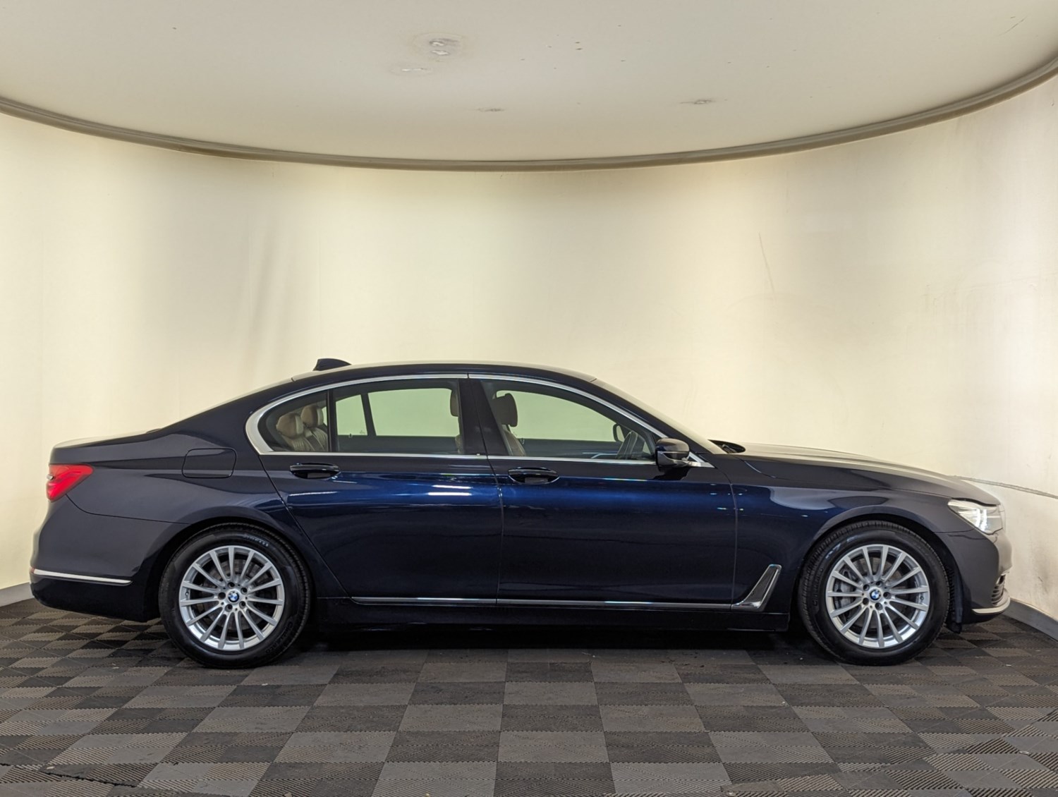 BMW 7 Series Listing Image