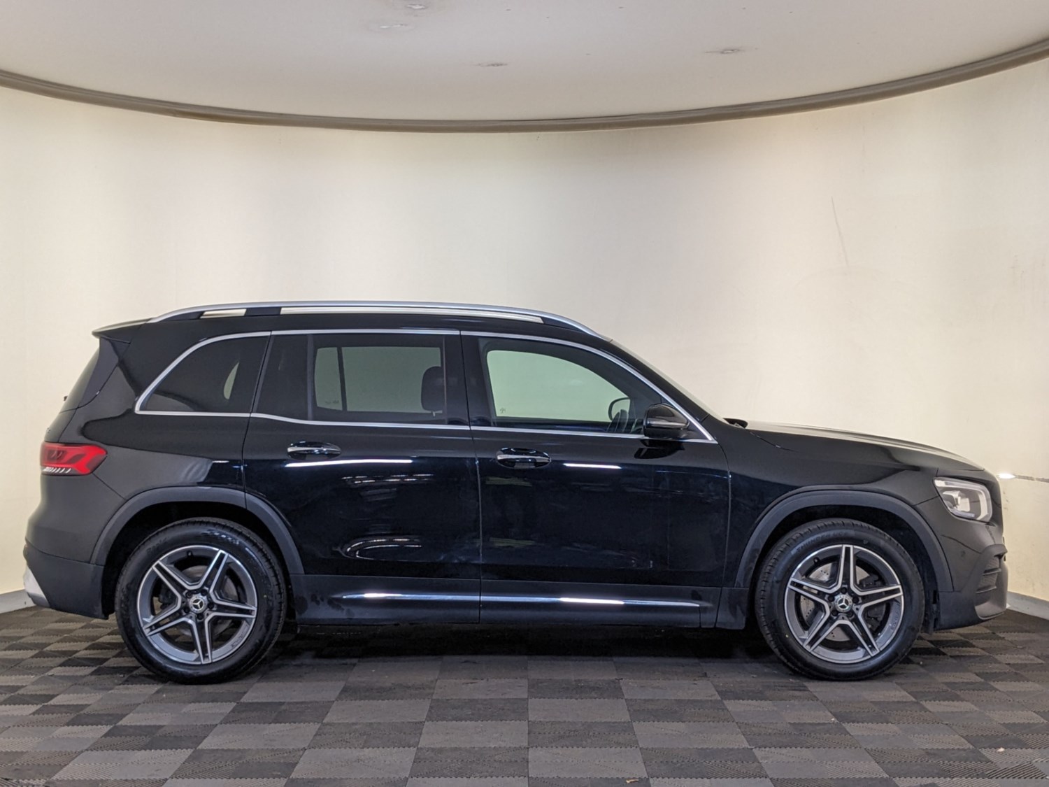 Mercedes-Benz GLB Listing Image