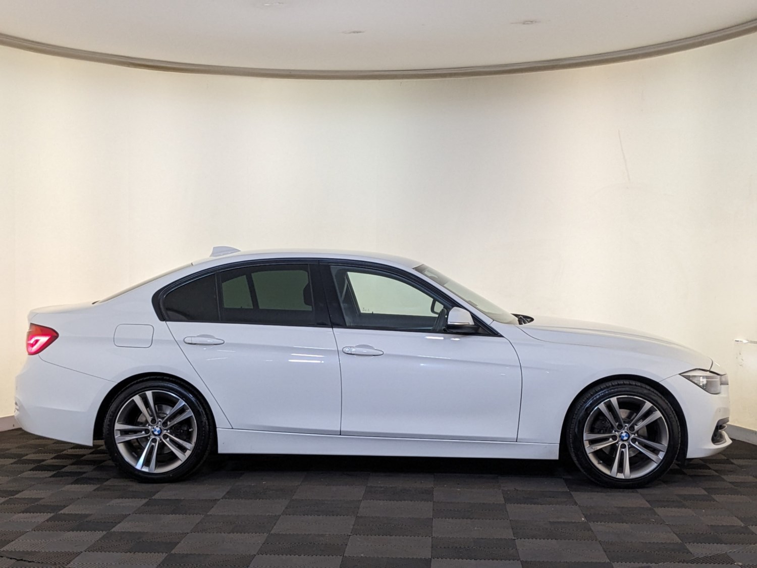 BMW 3 Series Listing Image