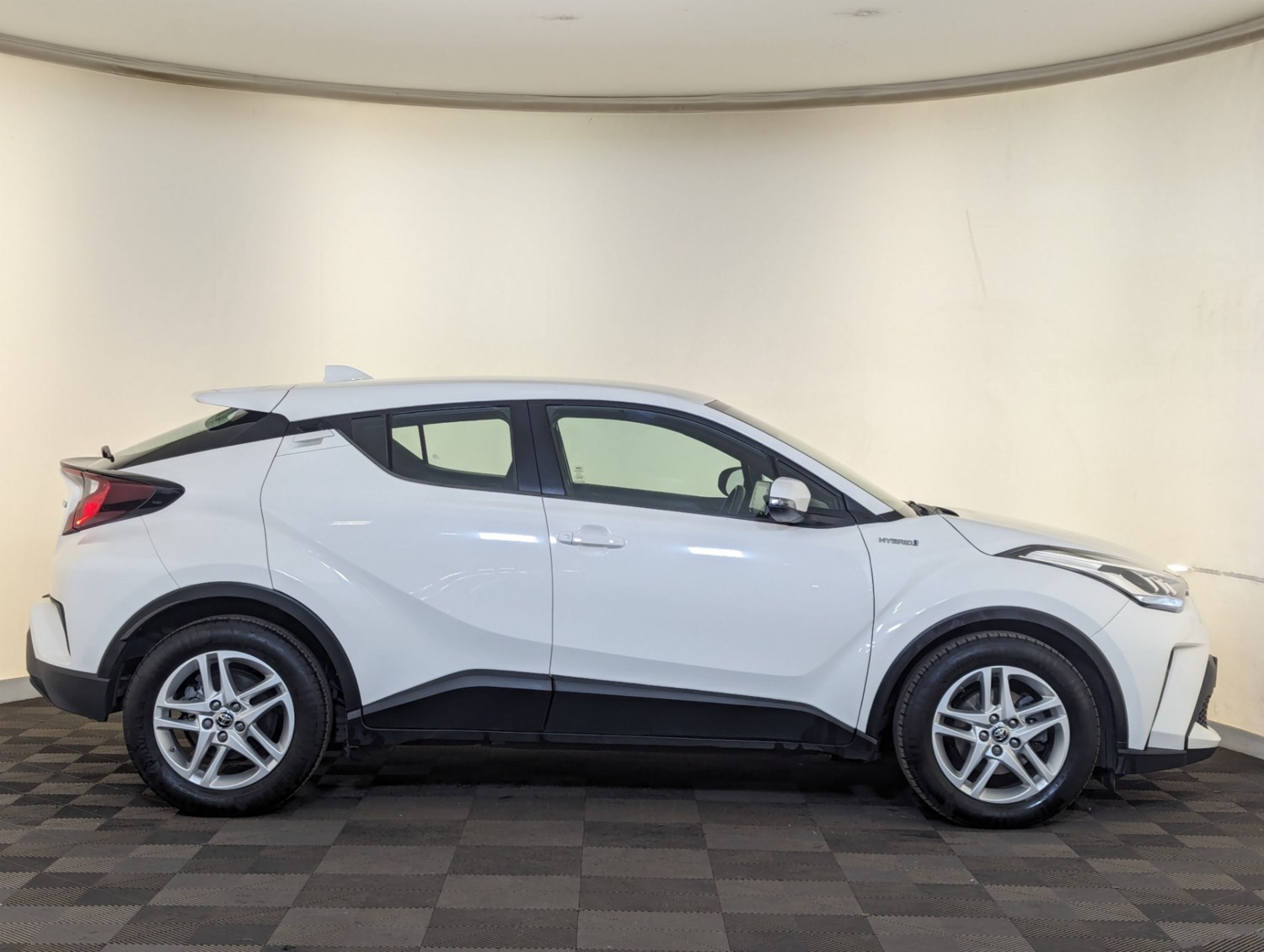 Toyota C-HR Listing Image