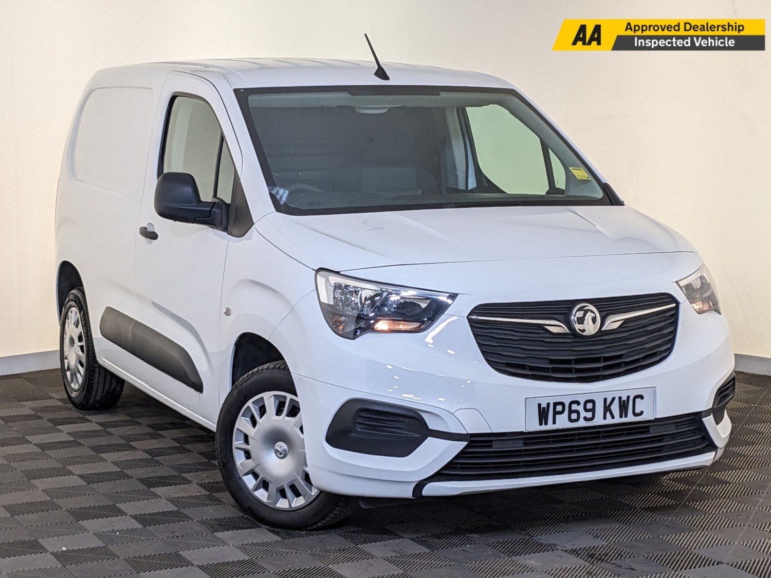 Vauxhall Combo Listing Image