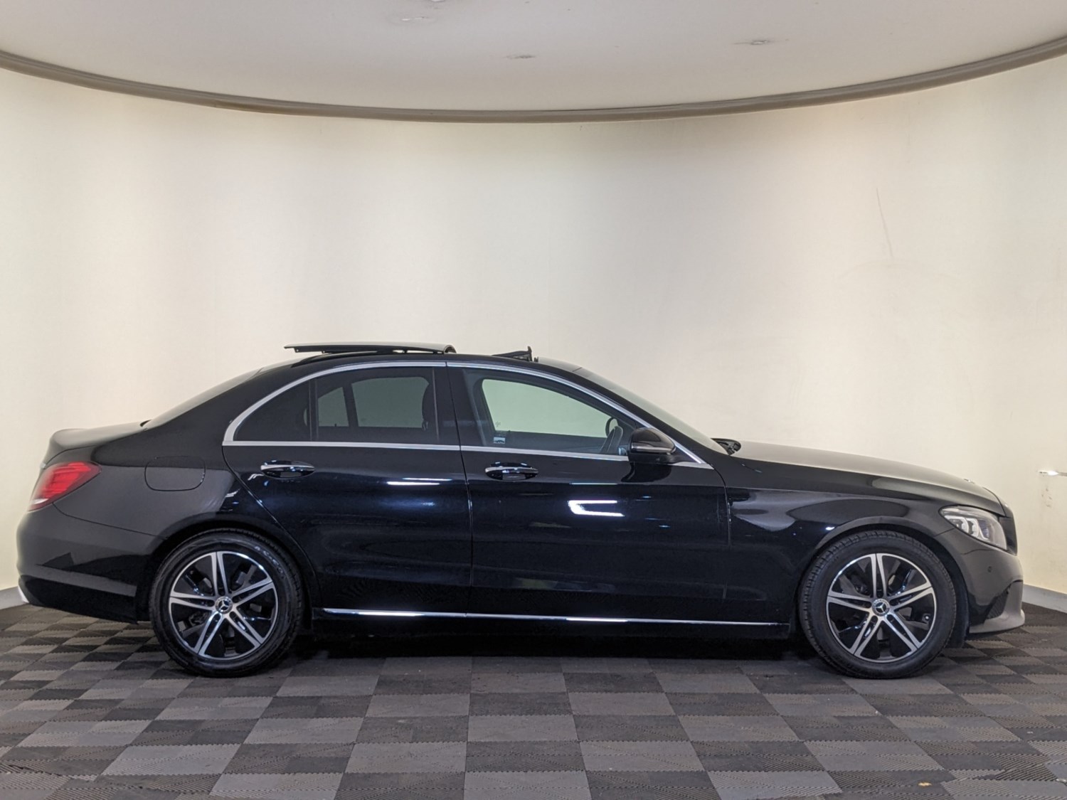 Mercedes-Benz C-Class Listing Image