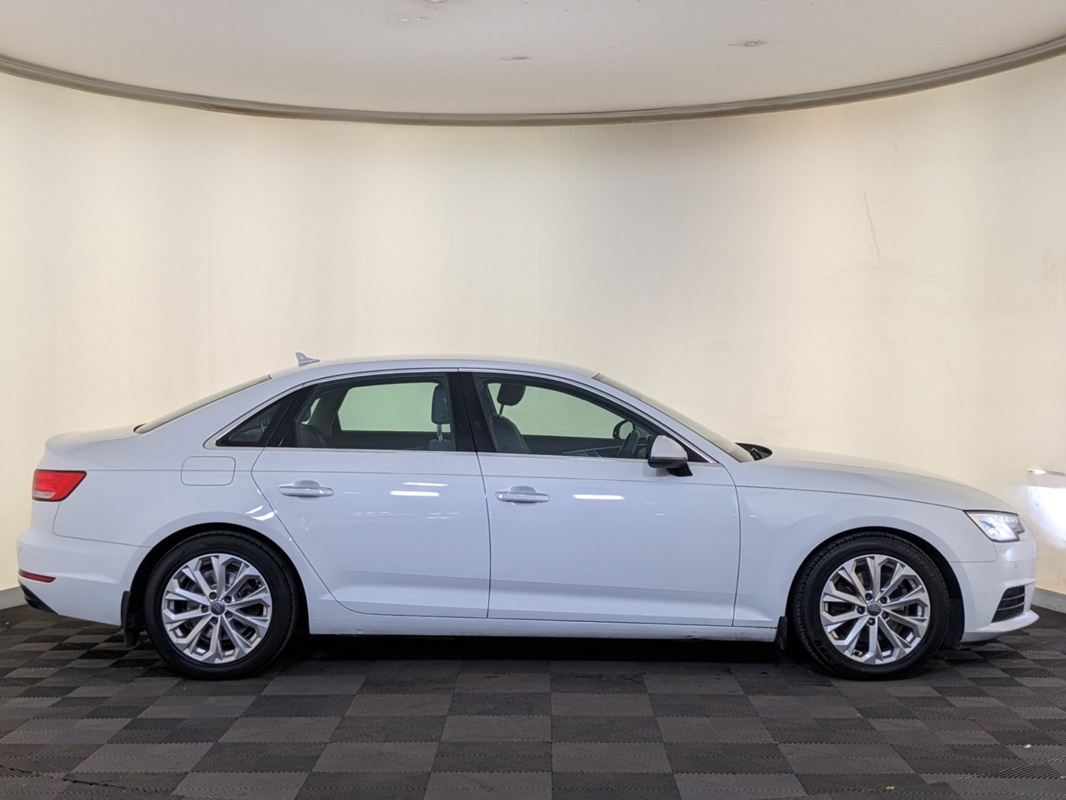 Audi A4 Listing Image