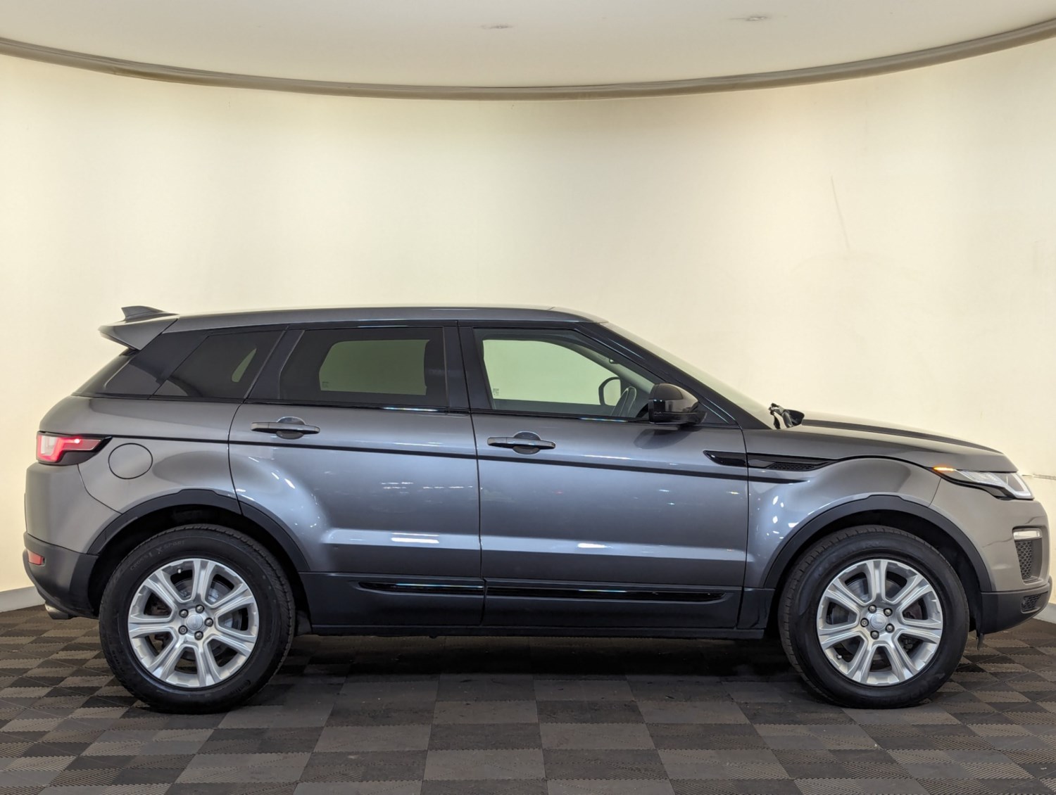 Land Rover Range Rover Evoque Listing Image