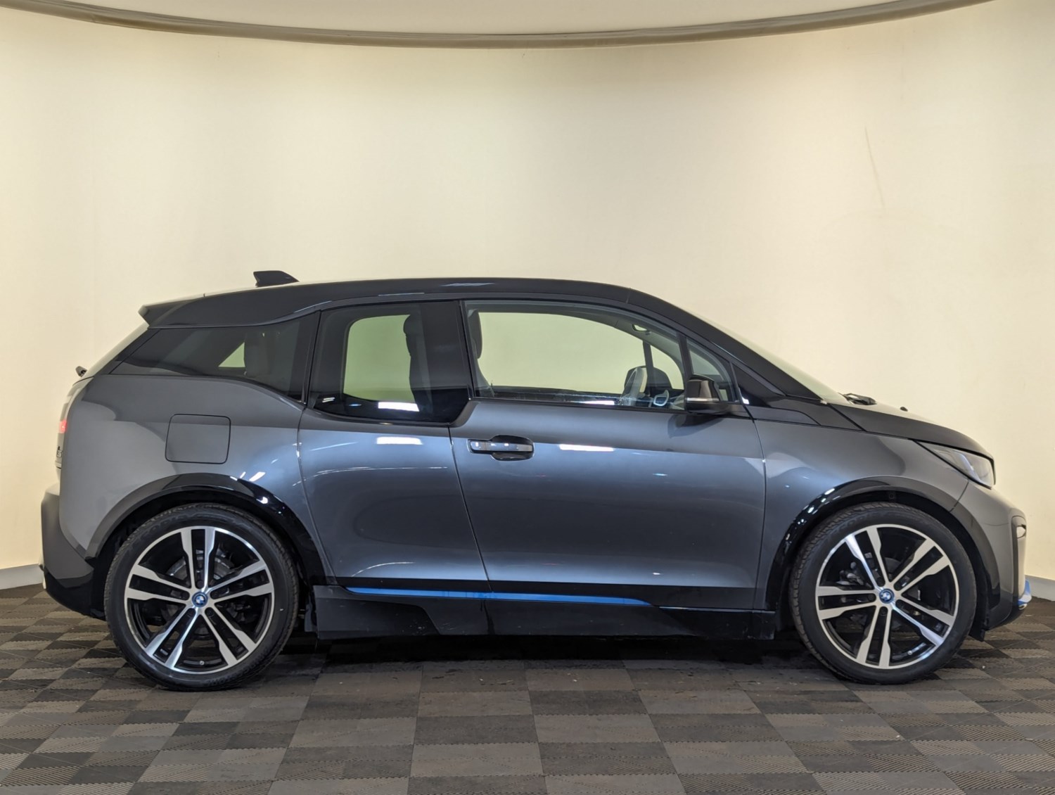 BMW i3 Listing Image