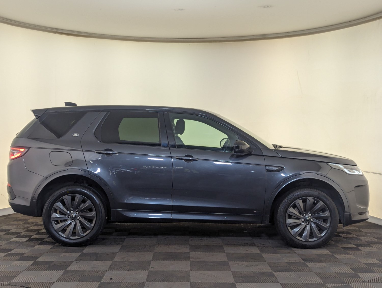 Land Rover Discovery Sport Listing Image