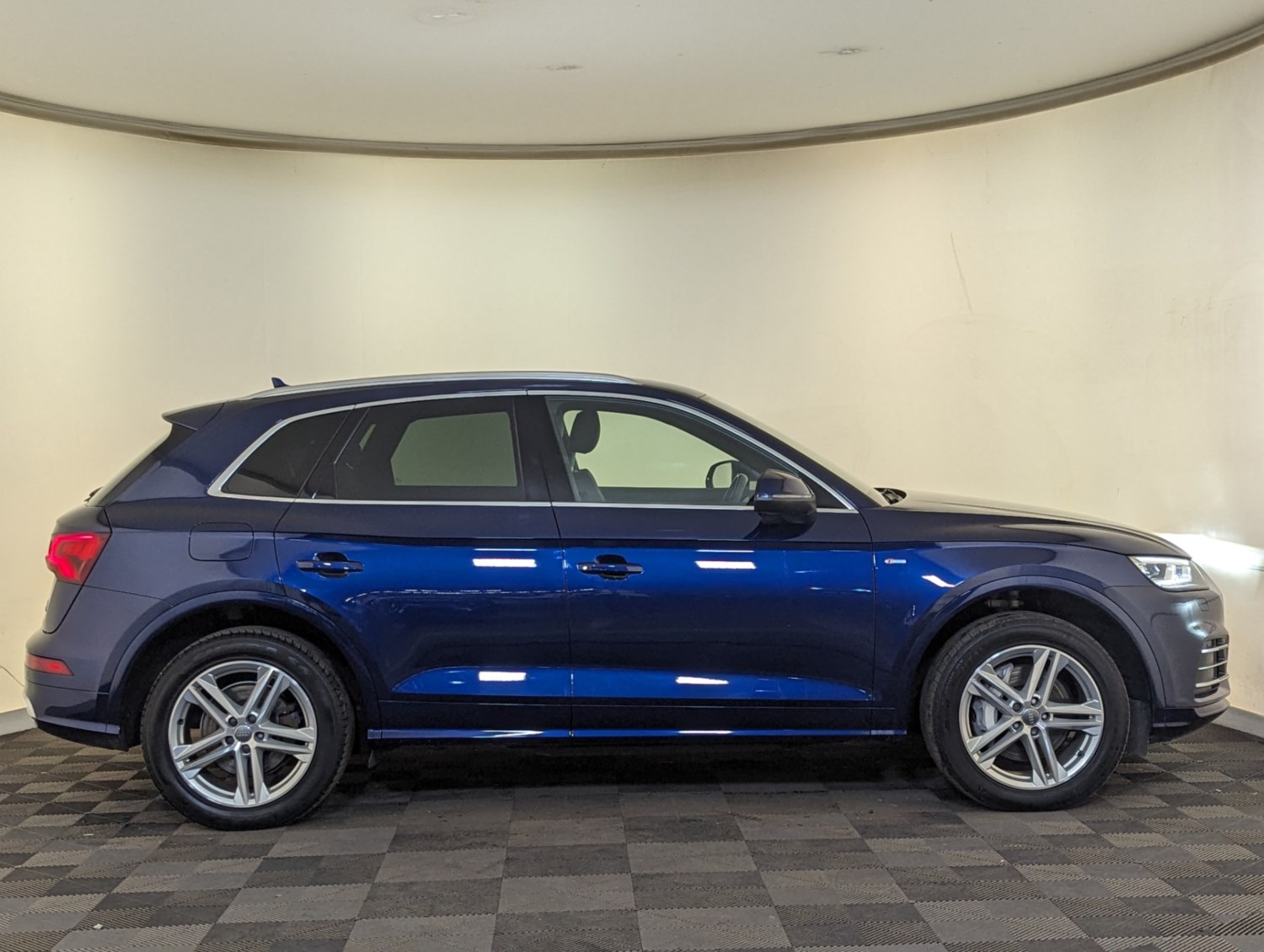 Audi Q5 Listing Image