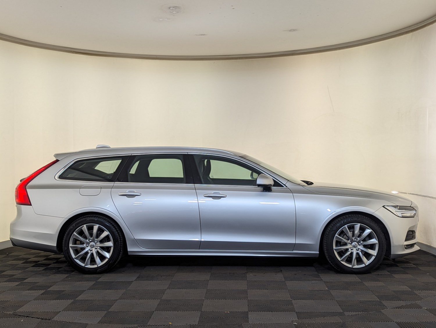 Volvo V90 Listing Image