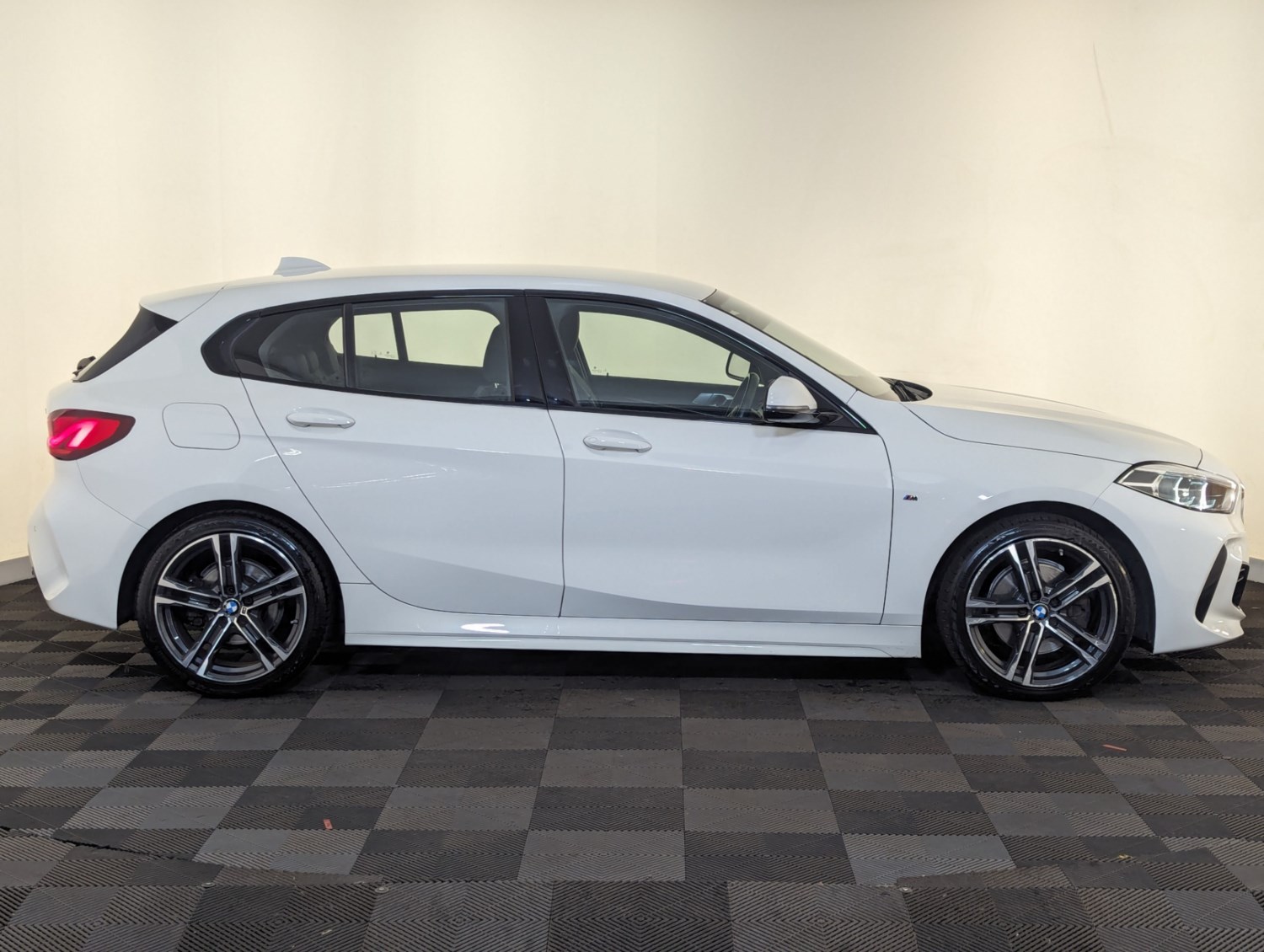 BMW 1 Series Listing Image