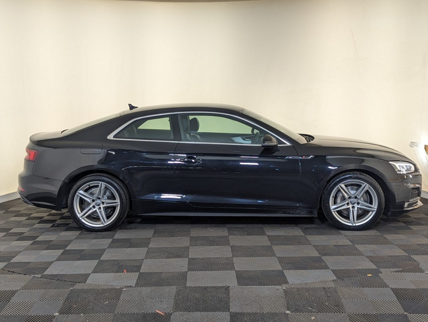 Audi A5 Listing Image