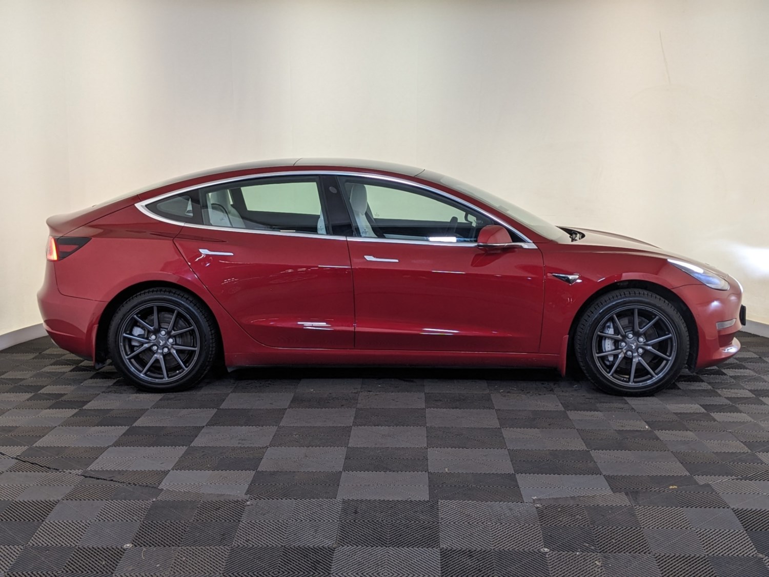 Tesla Model 3 Listing Image