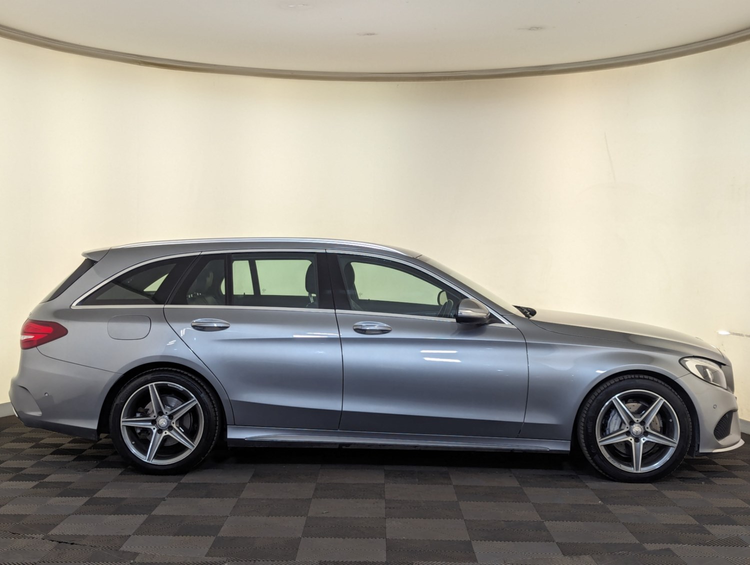 Mercedes-Benz C-Class Listing Image