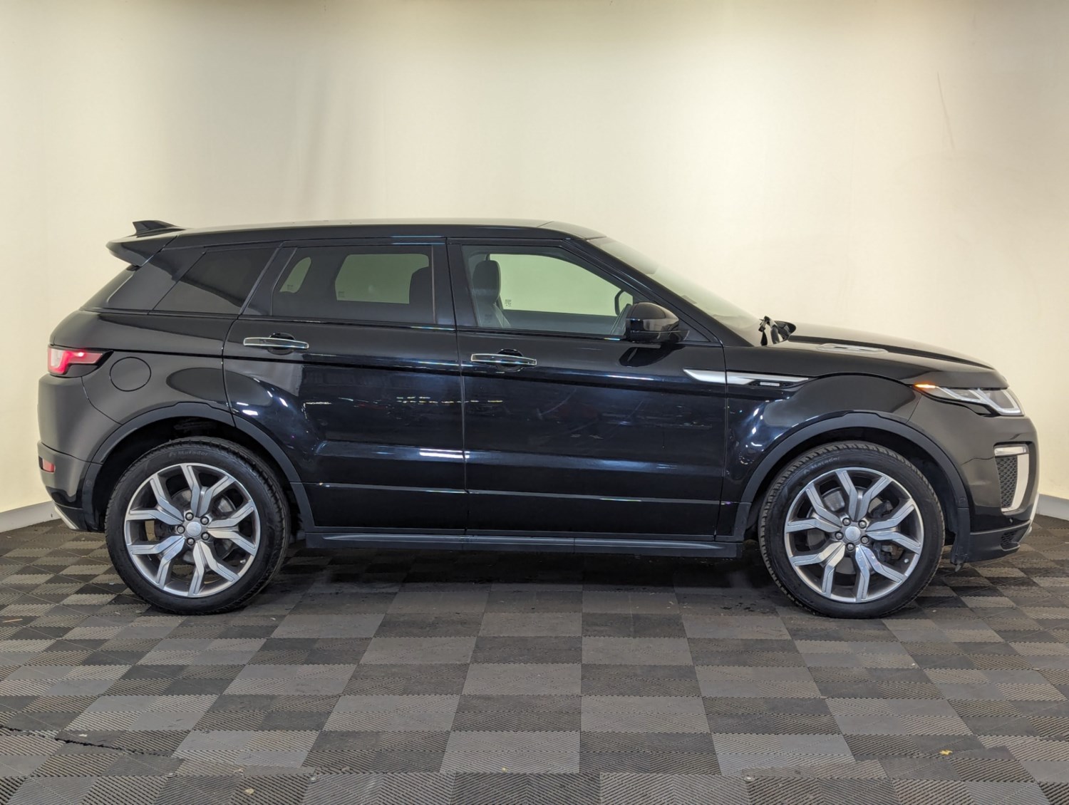 Land Rover Range Rover Evoque Listing Image