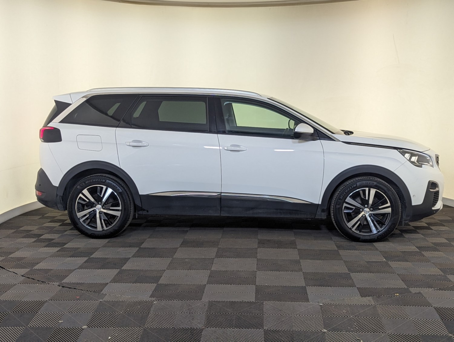 Peugeot 5008 Listing Image