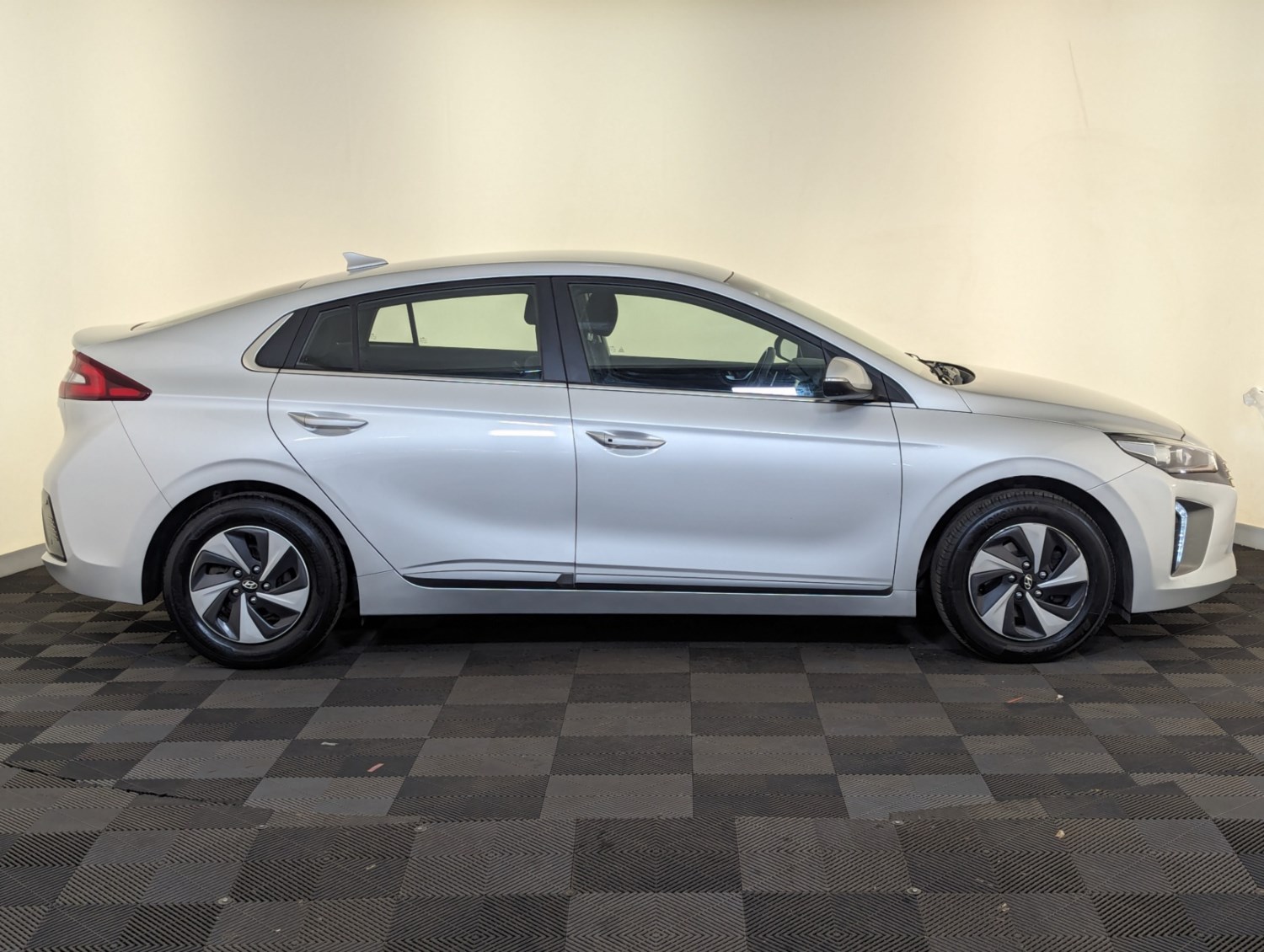 Hyundai IONIQ Listing Image