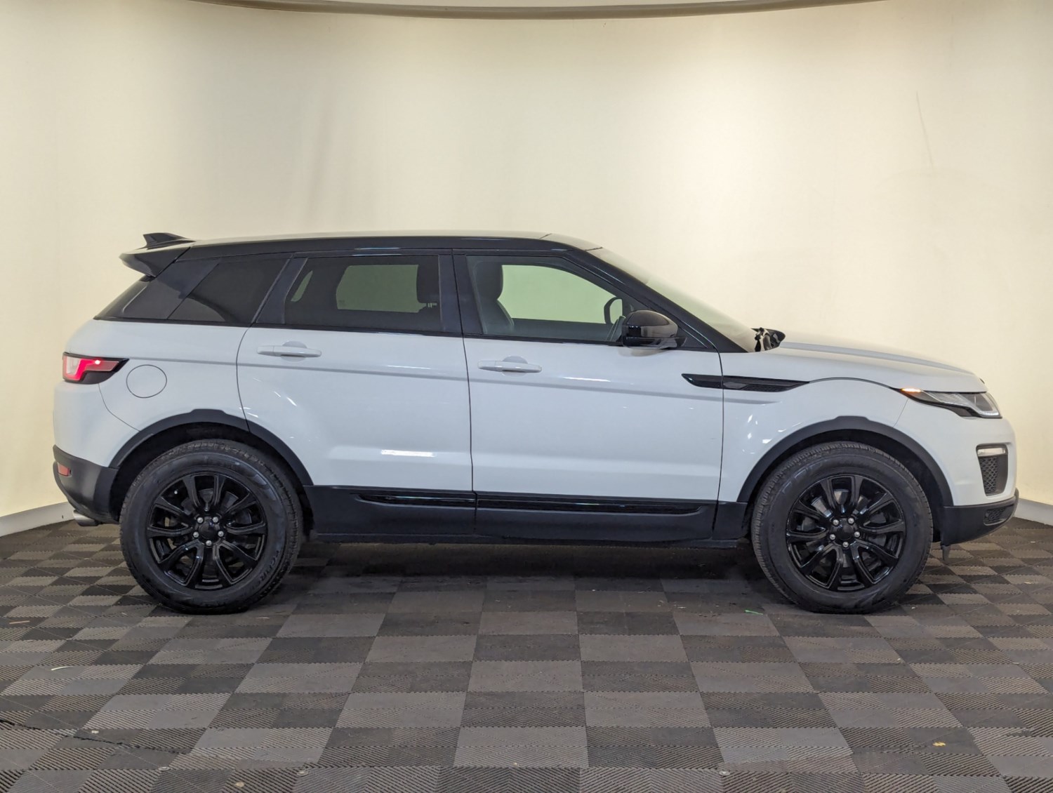 Land Rover Range Rover Evoque Listing Image