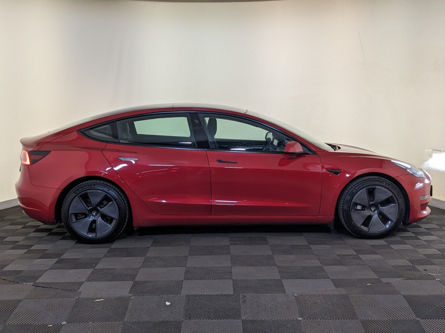 Tesla Model 3 Listing Image