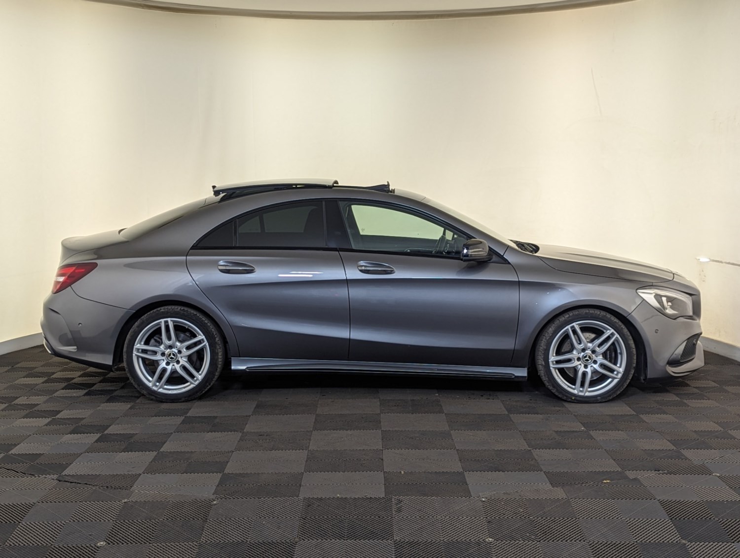 Mercedes-Benz CLA Listing Image