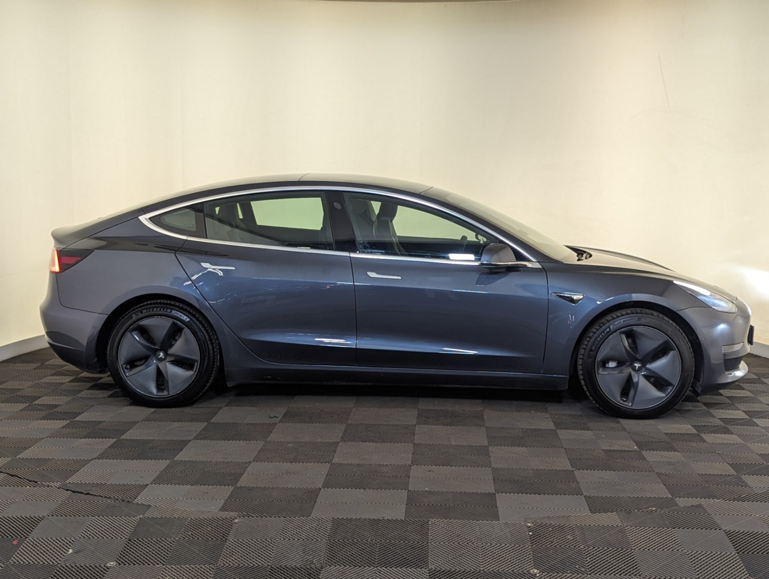 Tesla Model 3 Listing Image