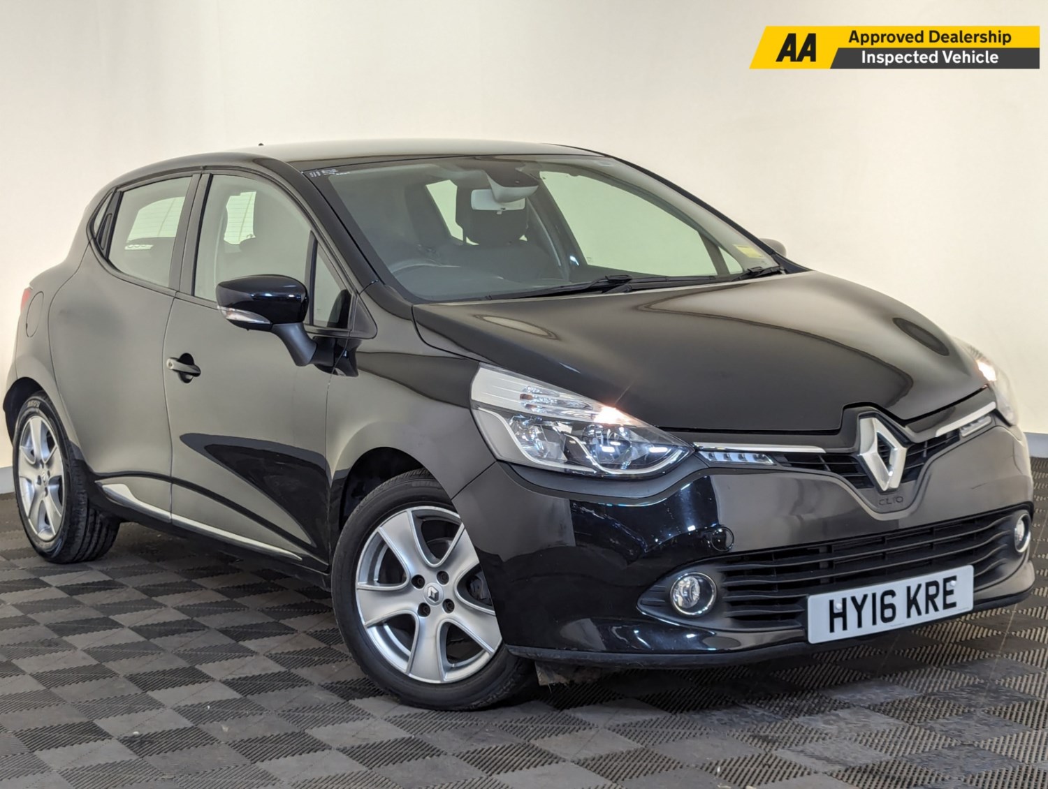 Renault Clio Listing Image