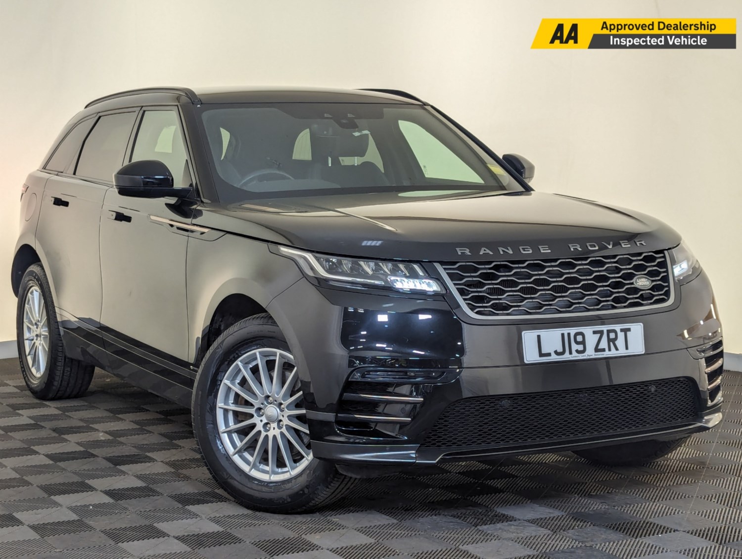 Land Rover Range Rover Velar Listing Image