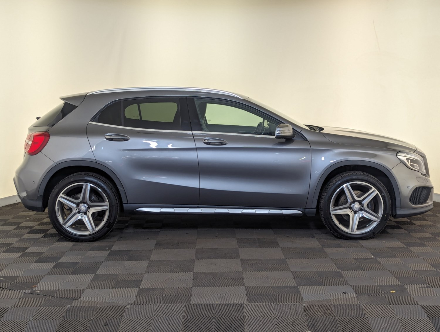 Mercedes-Benz GLA Listing Image