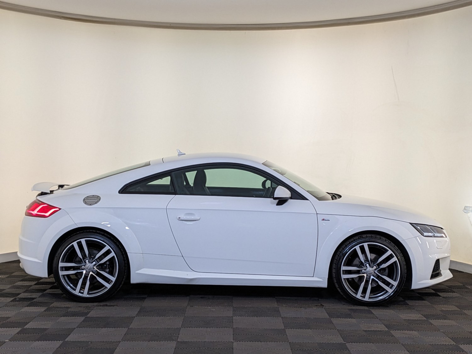 Audi TT Listing Image