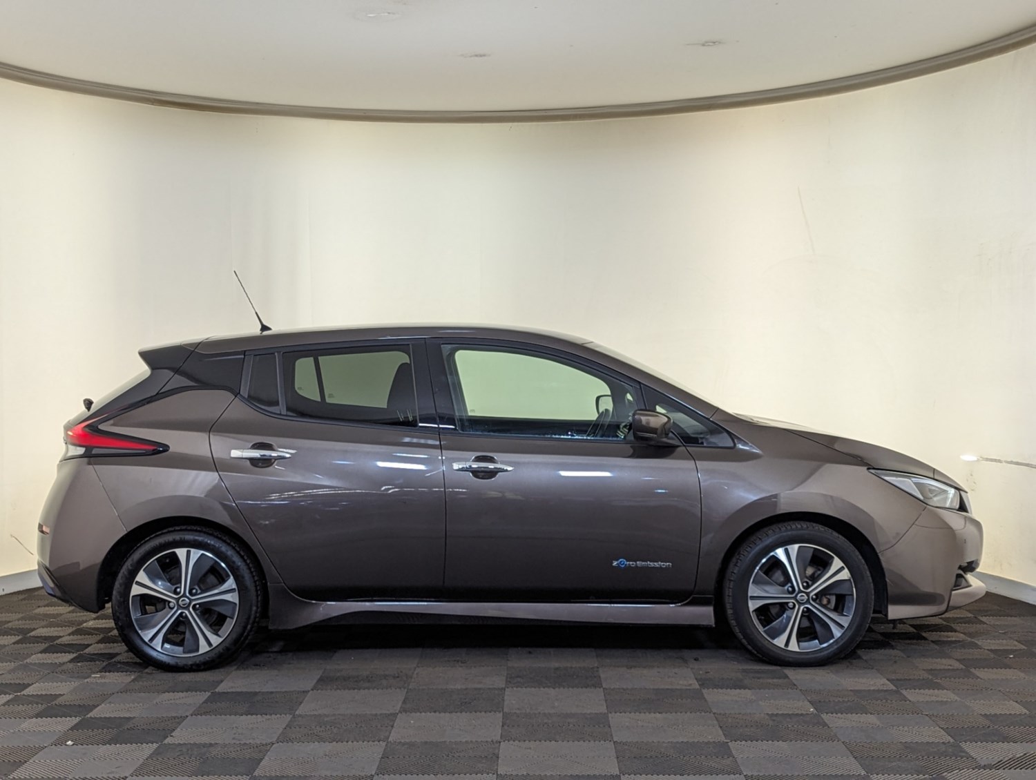 Nissan Leaf Listing Image