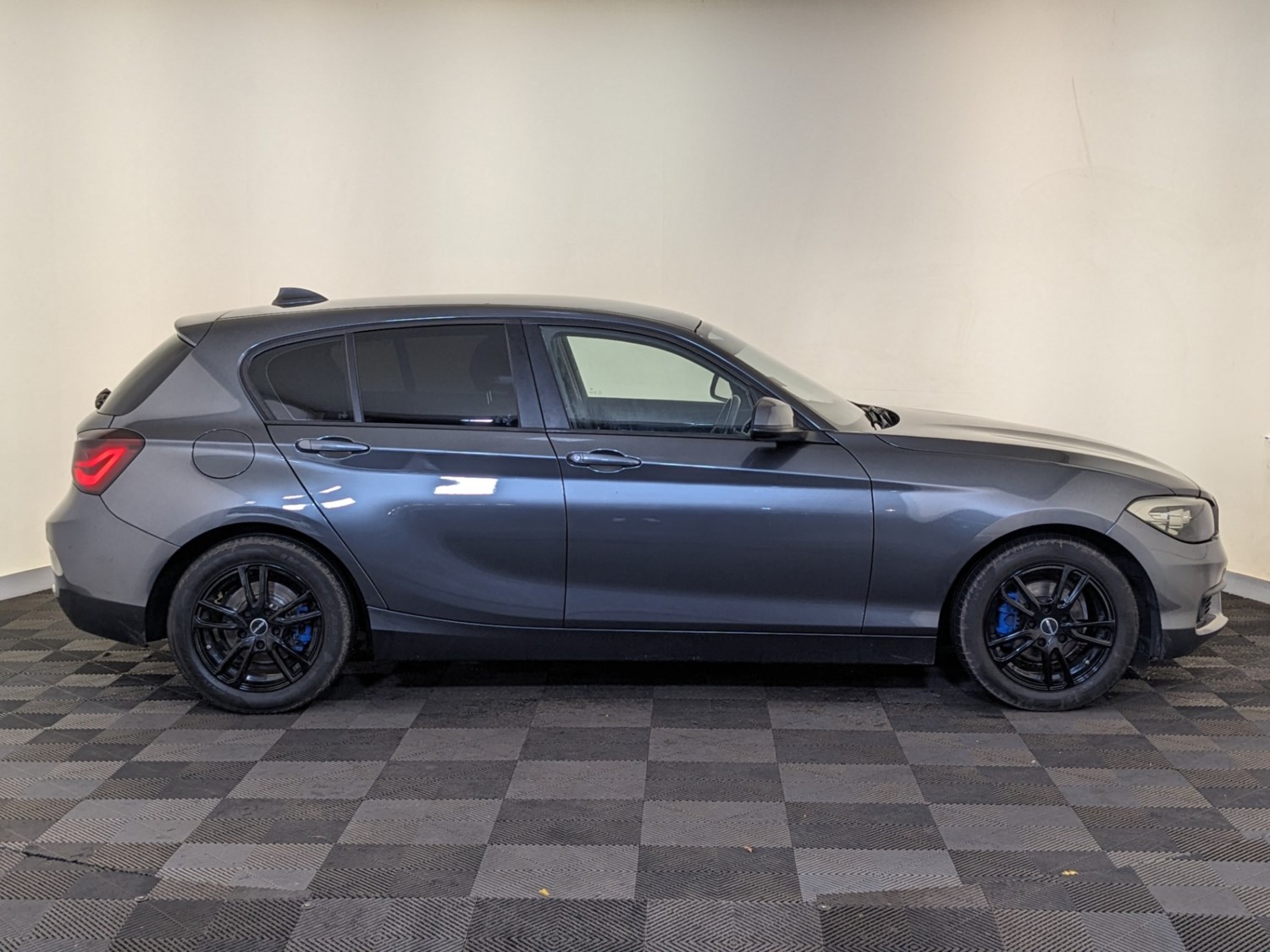 BMW 1 Series Listing Image