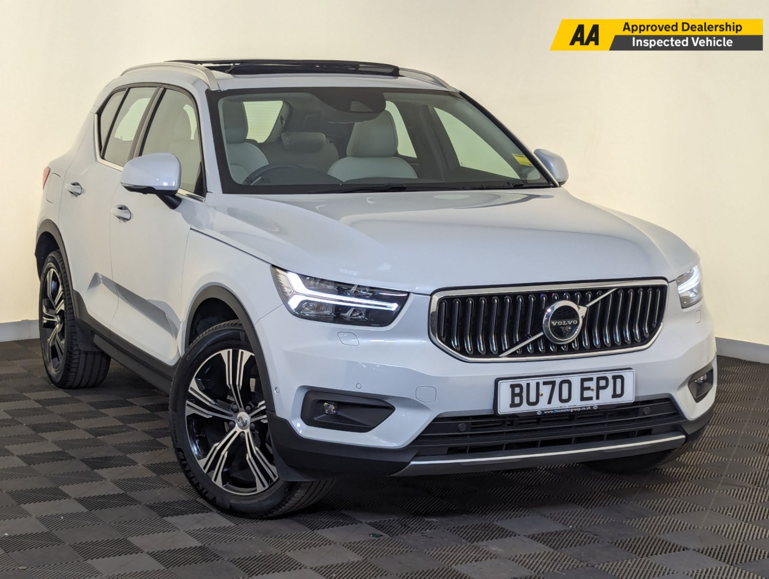 Volvo XC40 Listing Image