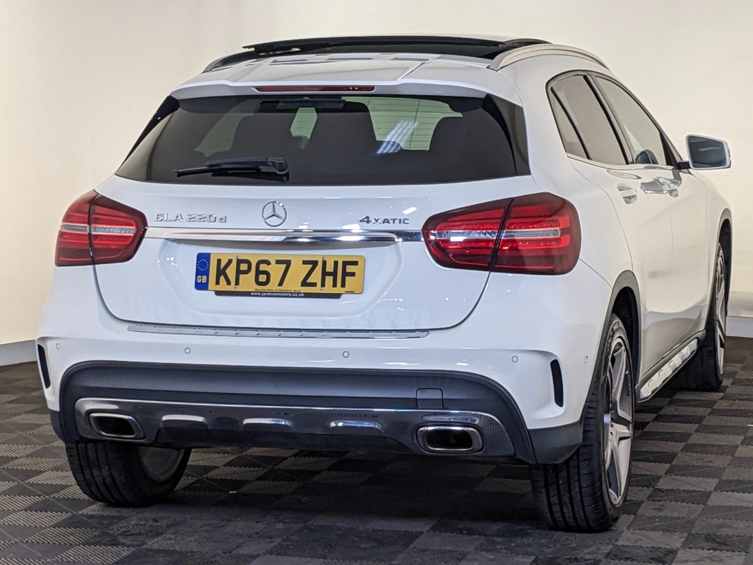 Mercedes-Benz GLA Listing Image