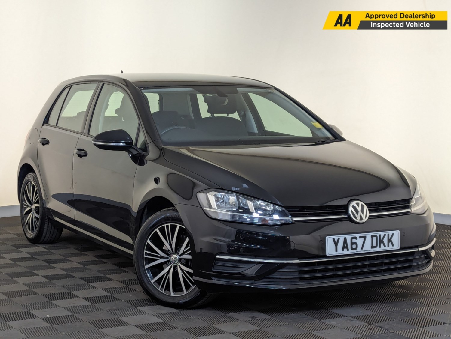 Volkswagen Golf Listing Image