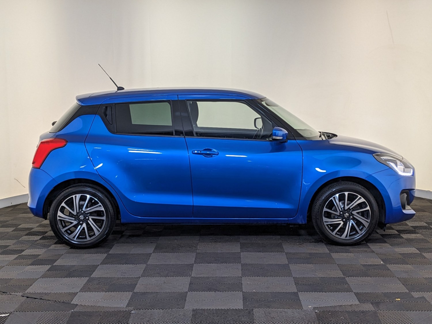 Suzuki Swift Listing Image