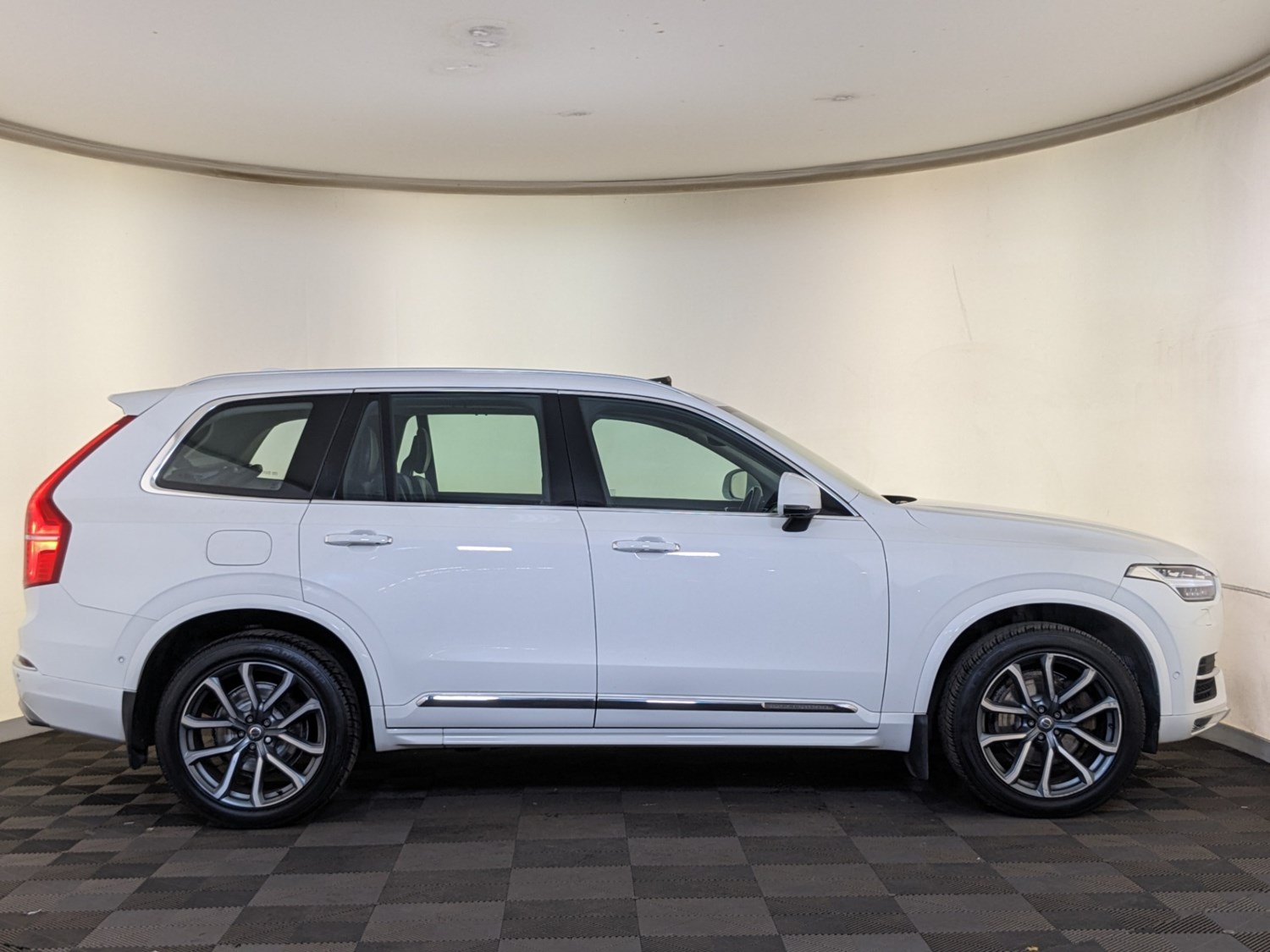 Volvo XC90 Listing Image