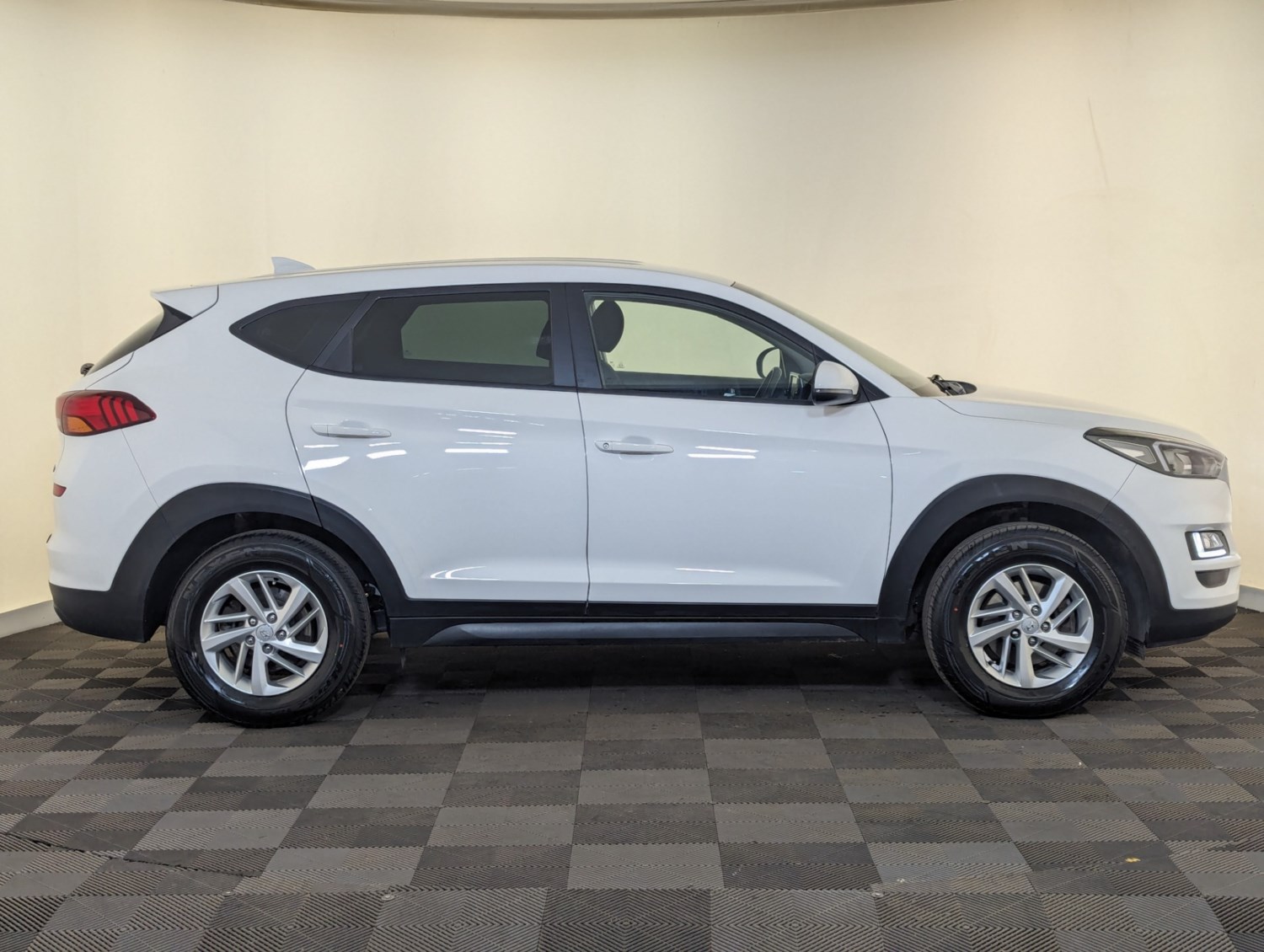 Hyundai TUCSON Listing Image