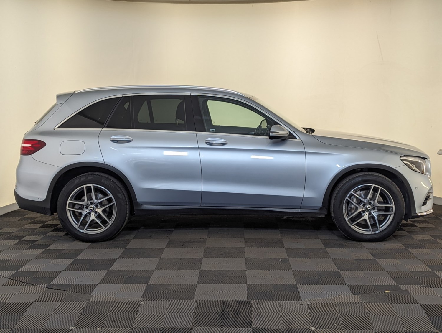 Mercedes-Benz GLC Listing Image