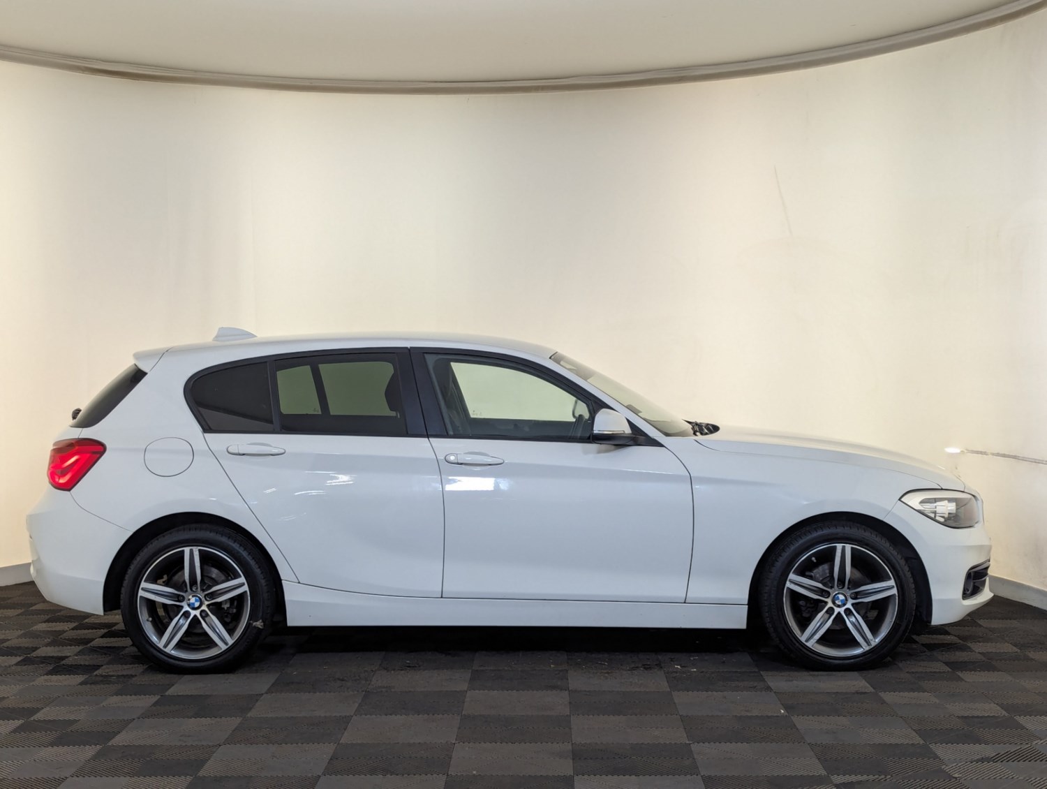 BMW 1 Series Listing Image