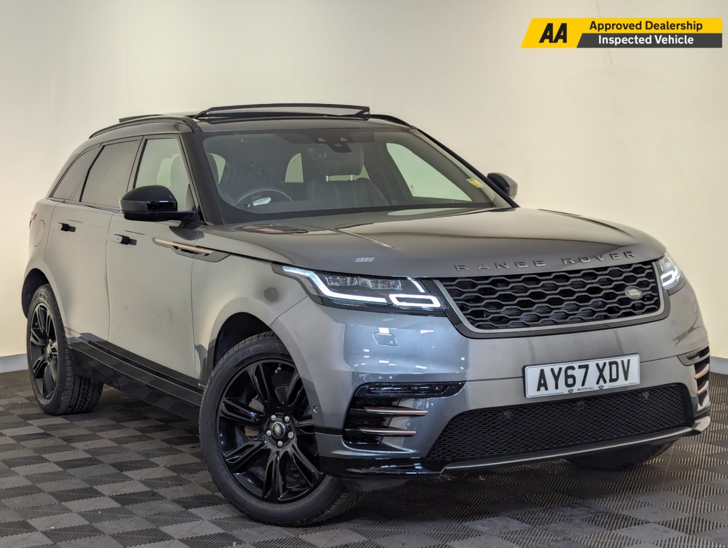 Land Rover Range Rover Velar Listing Image