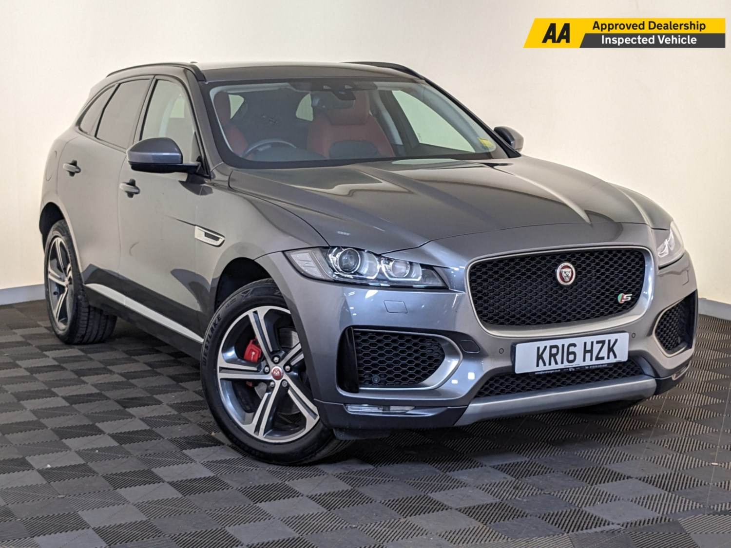 Jaguar F-PACE Listing Image