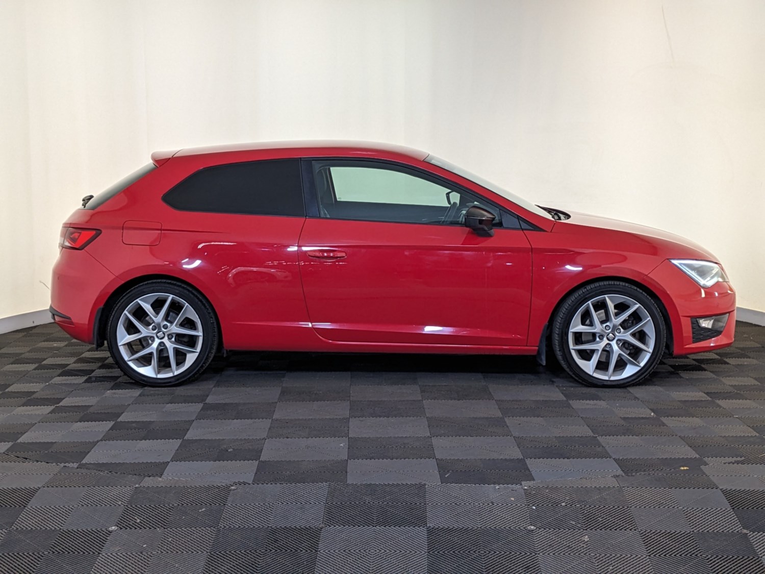 SEAT Leon Listing Image