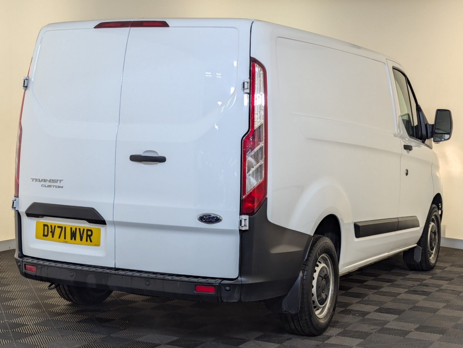 Ford Transit Custom Listing Image