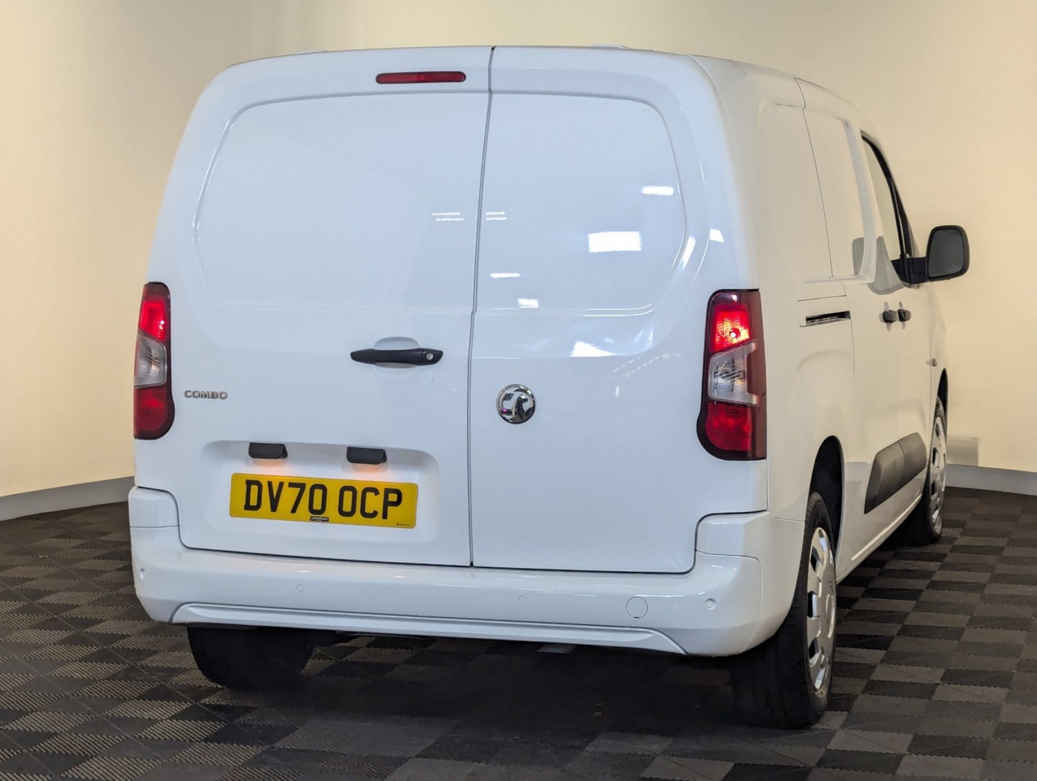 Vauxhall Combo Listing Image