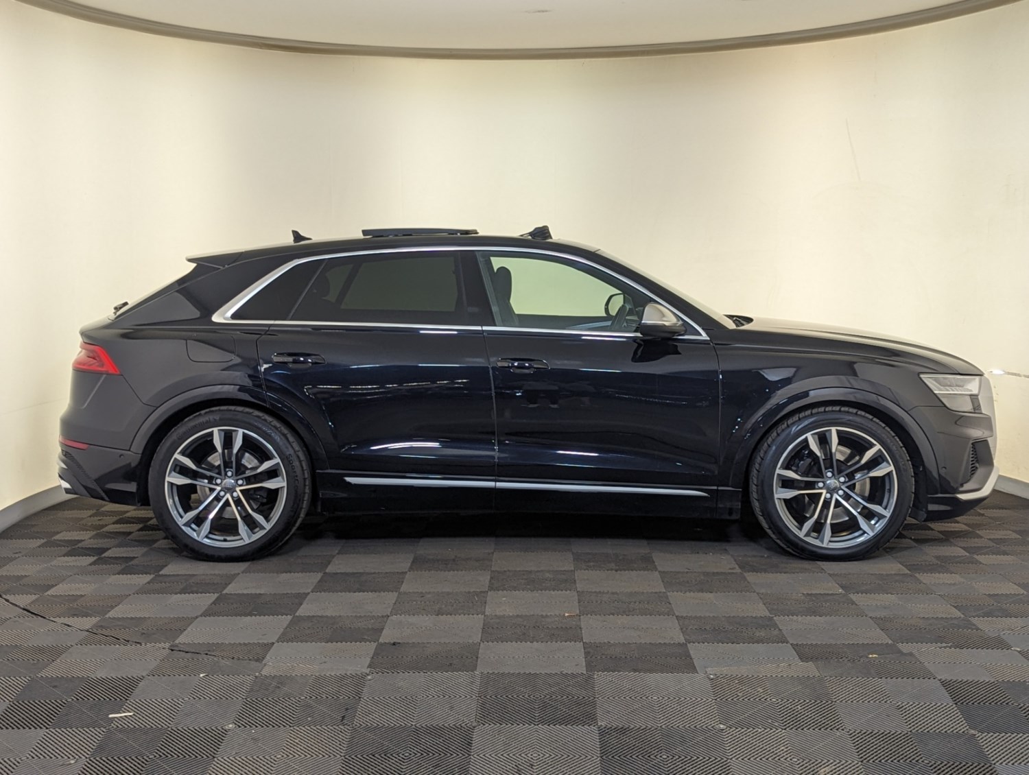 Audi Q8 Listing Image